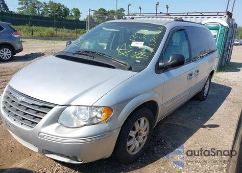 2005 Chrysler Town & Country Touring from USA, damaged, VIN 2C4GP54L25R145310